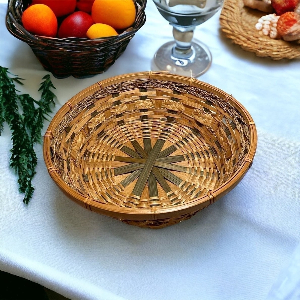 Wicker Round Basket Tan Natural Weave 9" Fruit Bread Storage Green Trim VG
